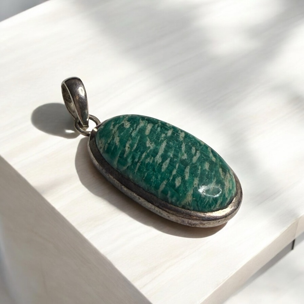 Vintage 925 Sterling Silver Green Stone Pendant